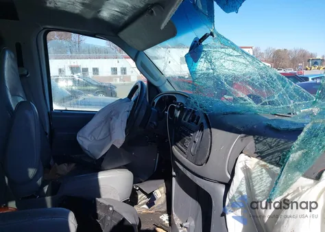 2008 Ford E-250 z USA, uszkodzony, nr VIN 1FTNS24W28DB09140